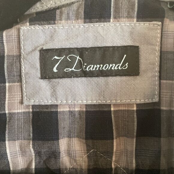 Like New 7 Diamonds Checkered Black Grey Long Sleeve Button Up Shirt - Picture 4 of 11